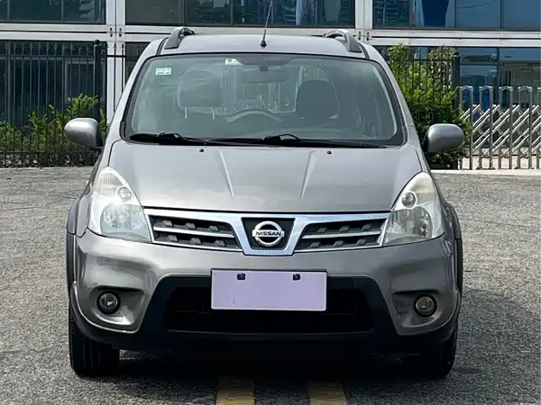 Nissan Livina 2010