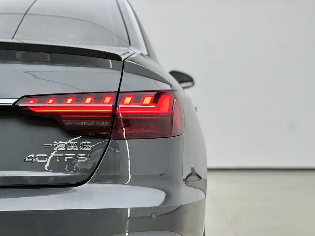 Audi A4L 2021 — фото 13