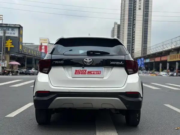 Toyota Yaris L 2023