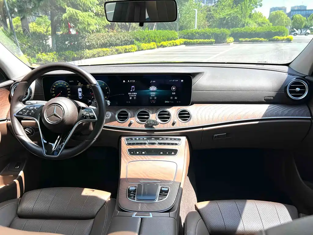 Mercedes-Benz E-Class 2023 — фото 11