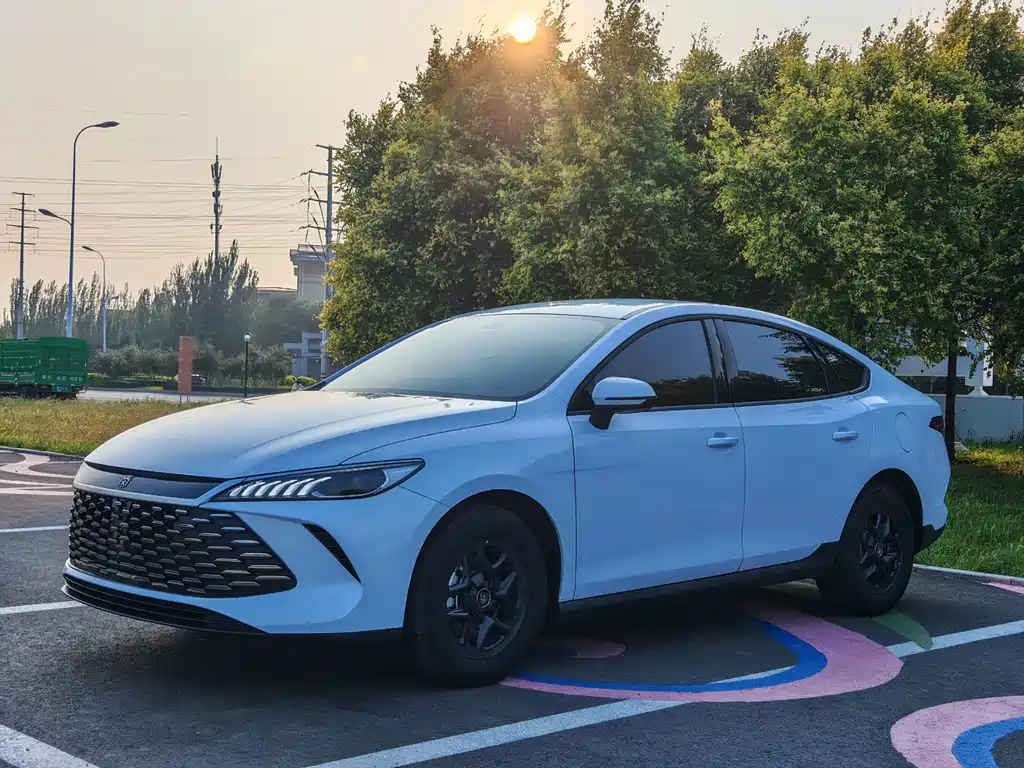 BYD Qin PLUS 2025 — фото 1