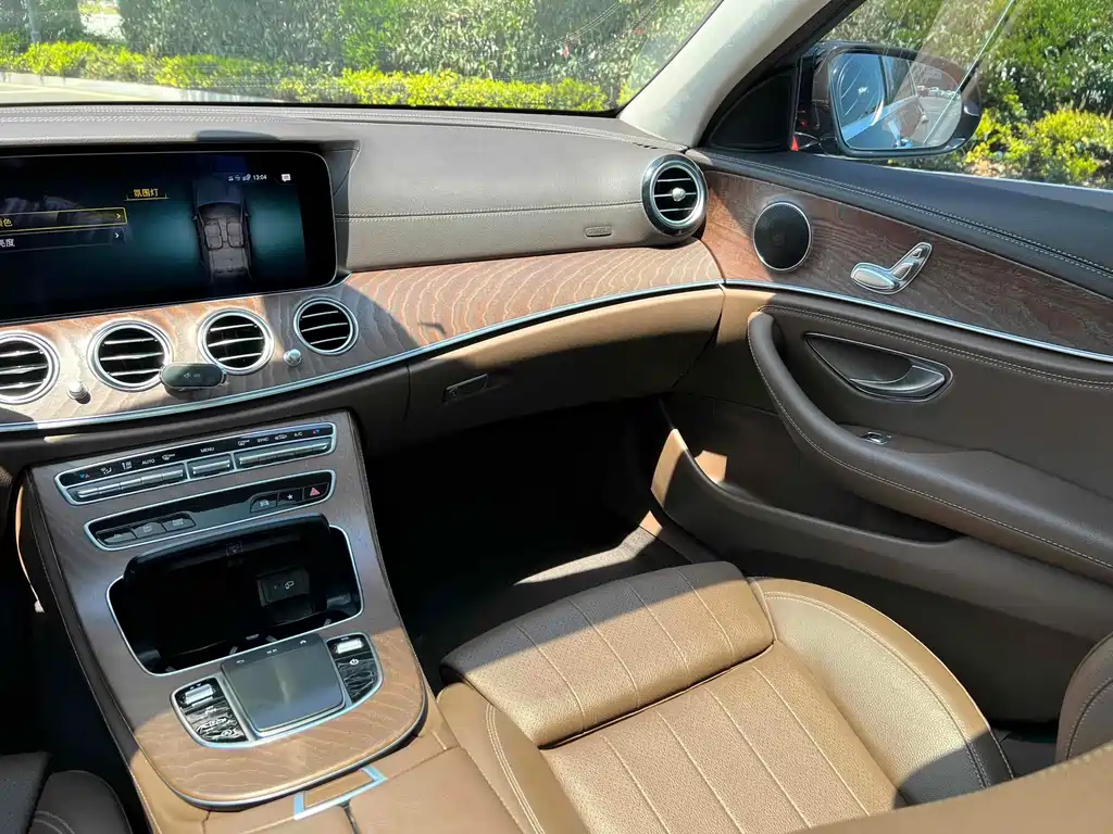 Mercedes-Benz E-Class 2023 — фото 20