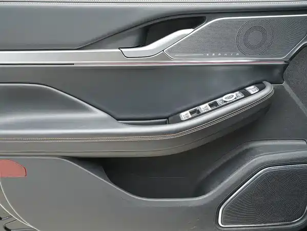 Lincoln Z 2022