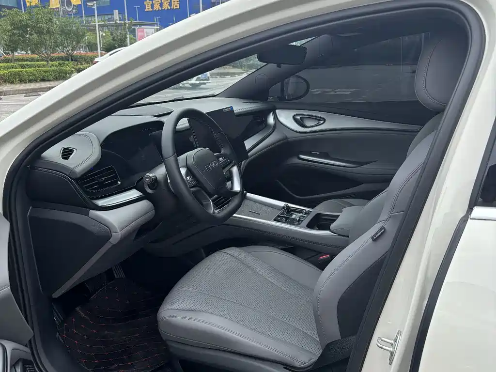 BYD Seal 07 DM-i 2025 — фото 6