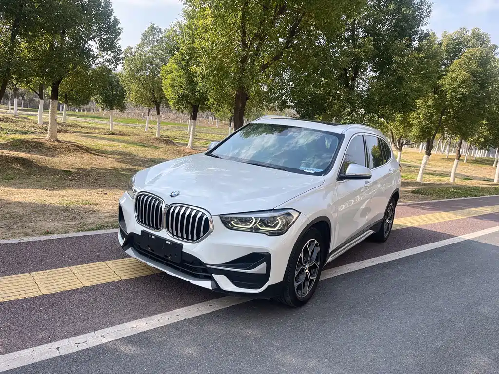 BMW X1 2022 — фото 1
