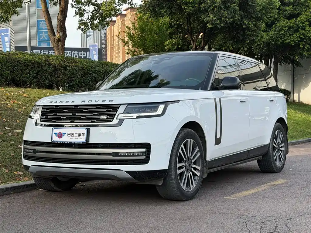 Land Rover Range Rover 2023 — фото 1