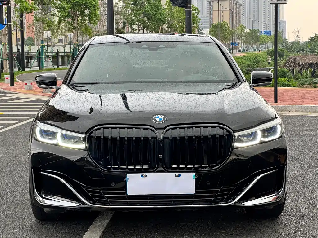 BMW 7 Series 2018 — фото 2
