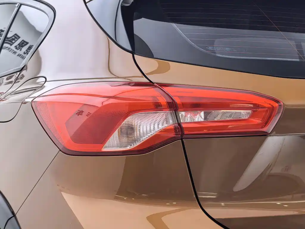 Ford Focus Active 2020 — фото 31