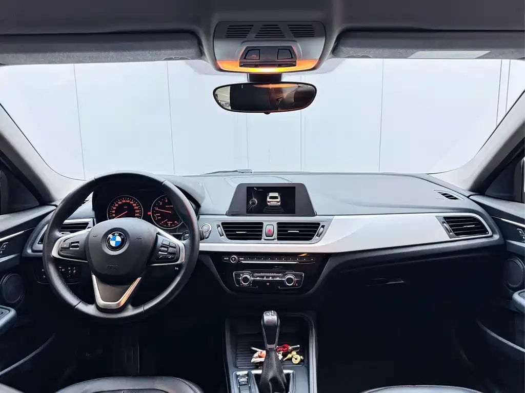 BMW 1 Series 2017 — фото 17