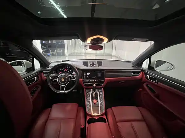 Porsche Macan 2021