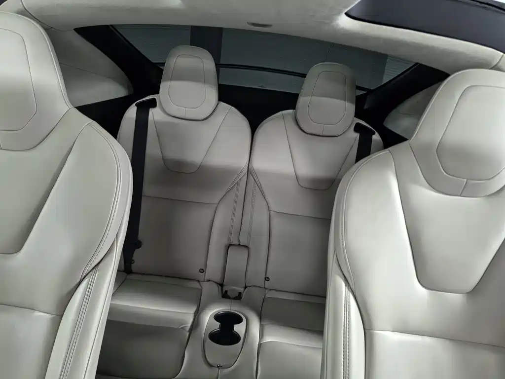 Tesla Model X 2019 — фото 12