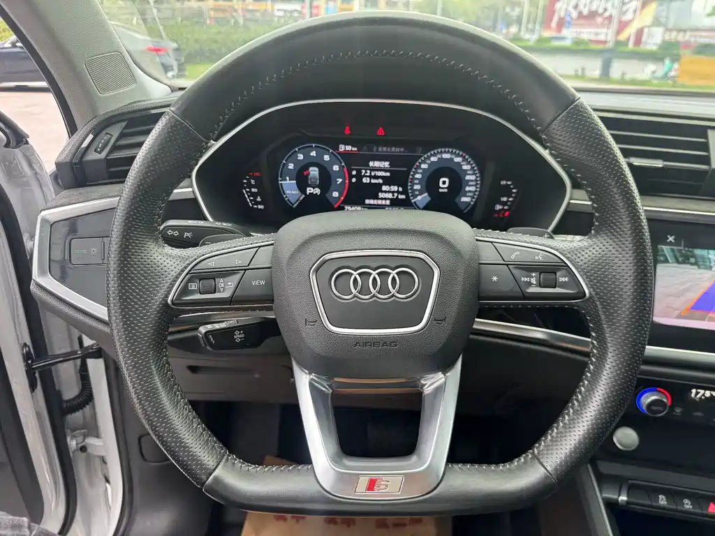 Audi Q3 Sportback 2021 — фото 15