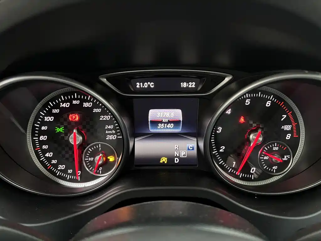 Mercedes-Benz A-Class 2017 — фото 27