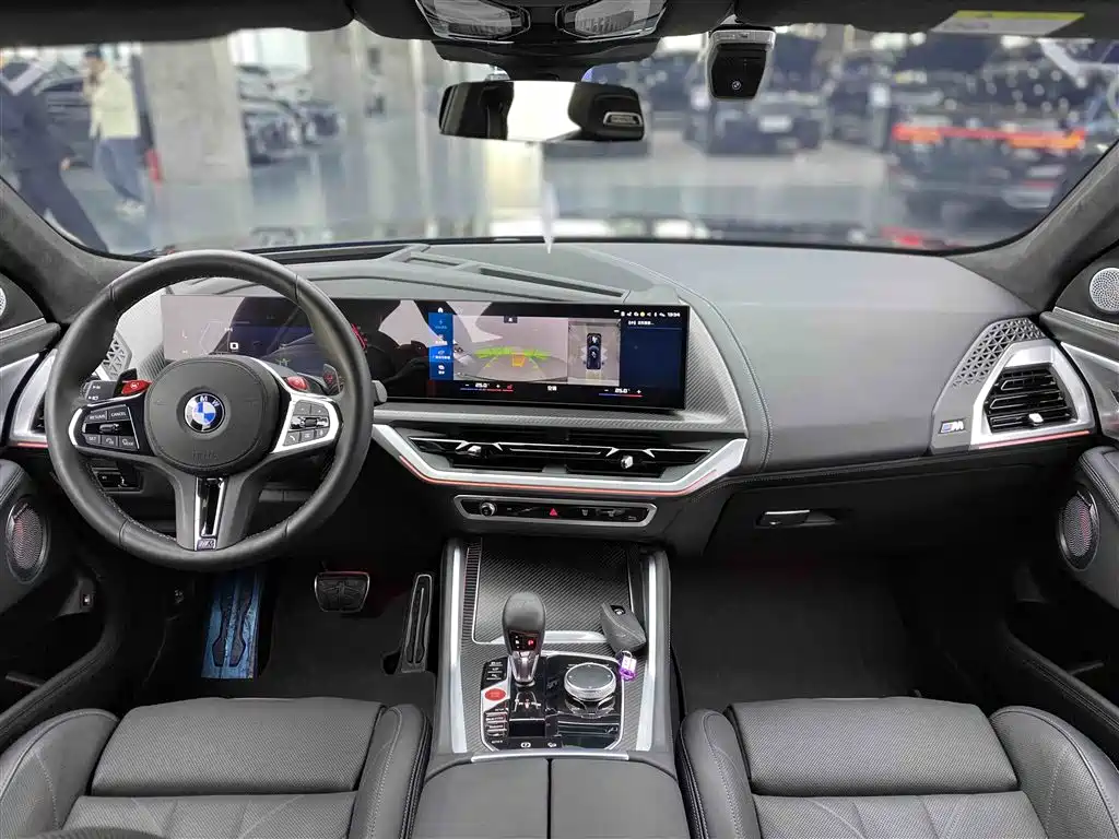 BMW XM 2023 — фото 13