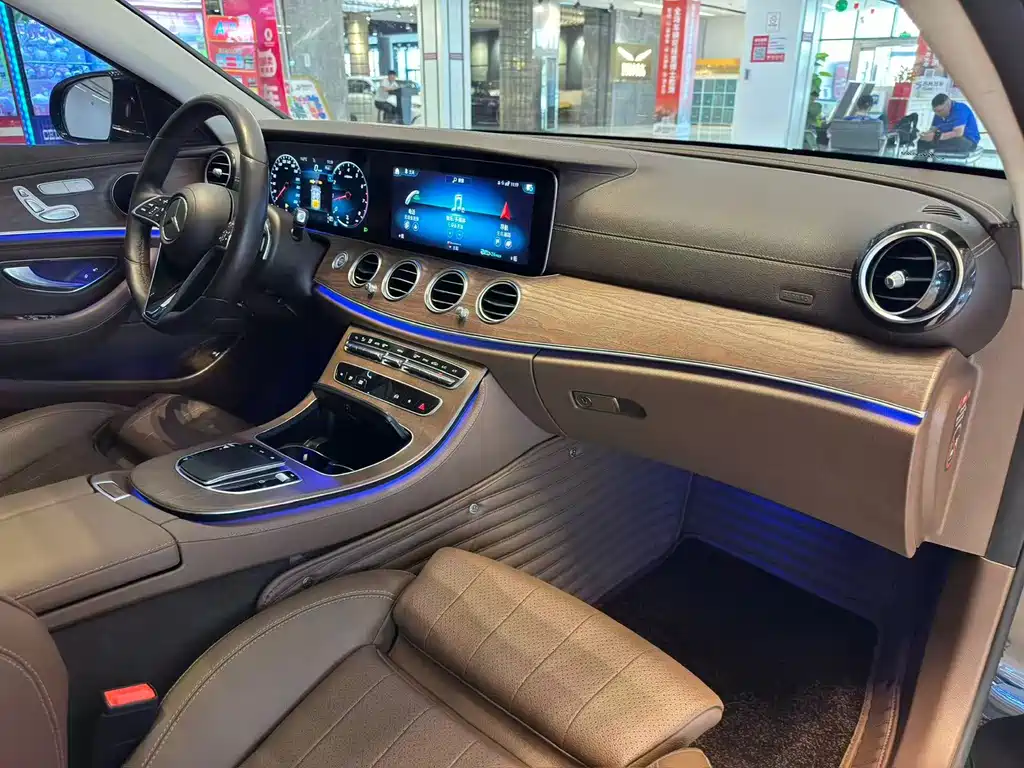 Mercedes-Benz E-Class 2023 — фото 10