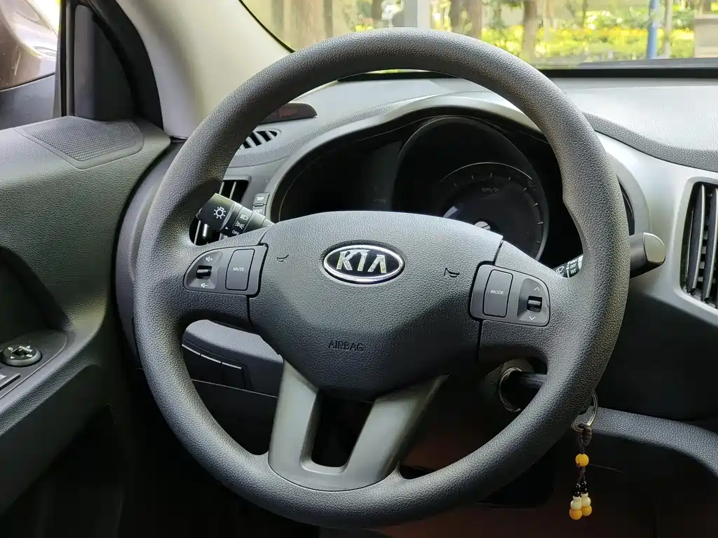 Kia Sportage 2012 — фото 7