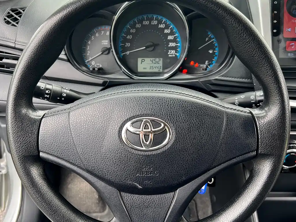 Toyota Yaris L 2019 — фото 8