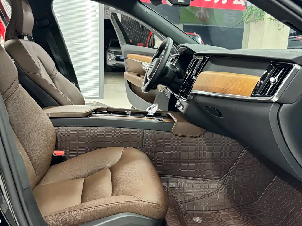Volvo S90 2023 — фото 17