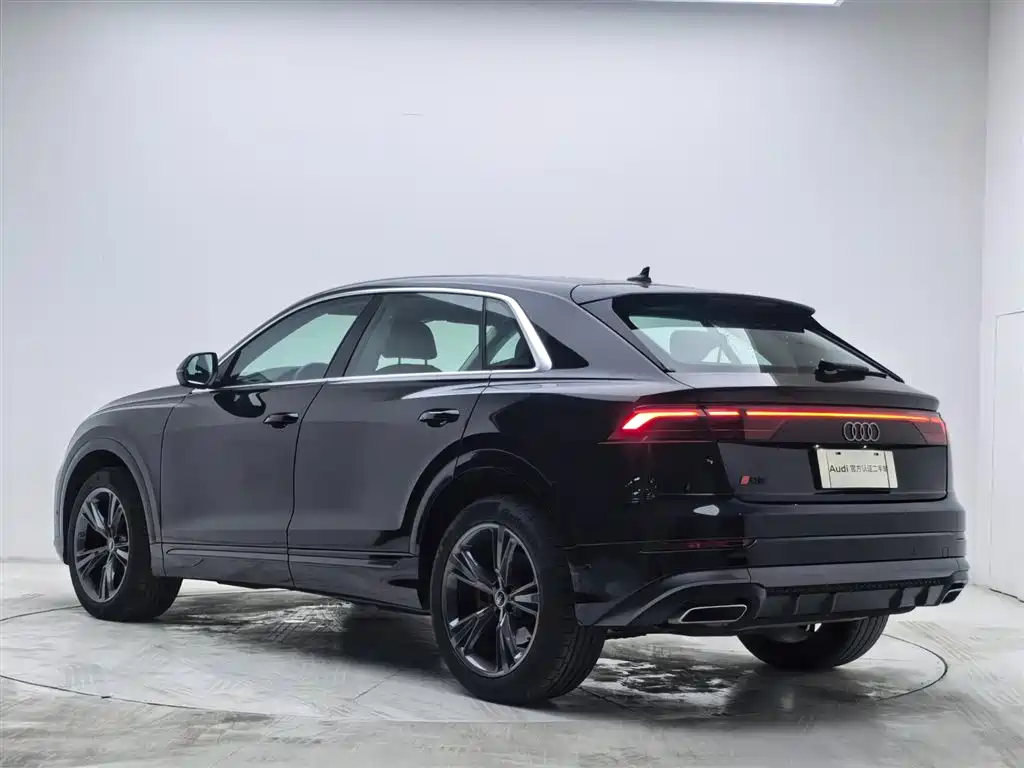 Audi Q8 2025 — фото 7