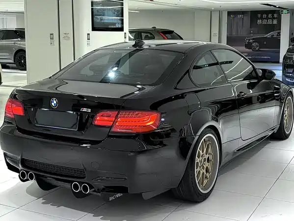BMW M3 2011