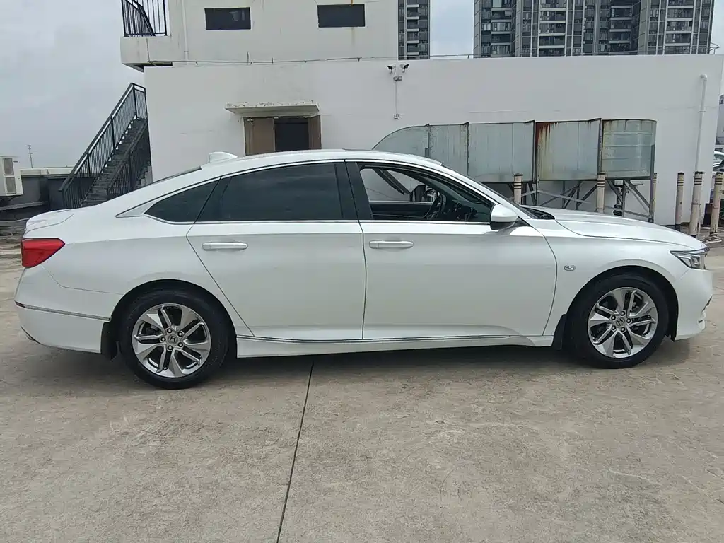 Honda Accord 2018 — фото 4