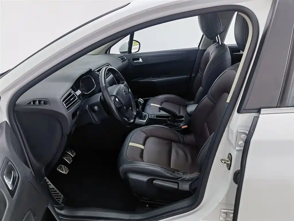 Citroen C4 2019 — фото 10