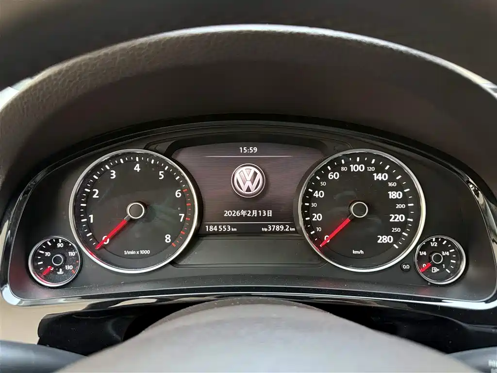 Volkswagen Touareg 2017 — фото 11