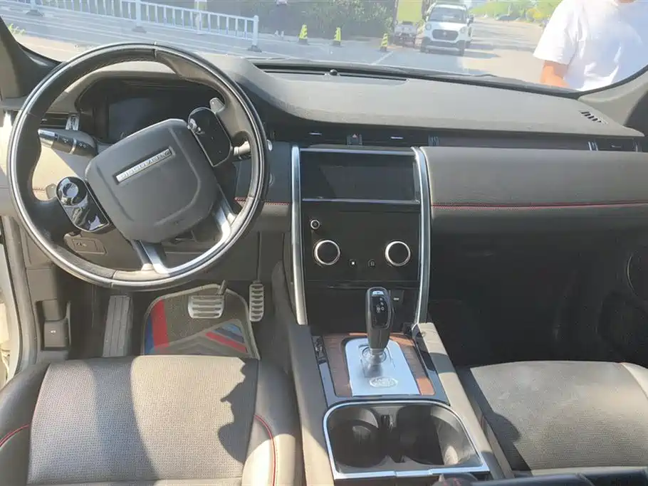 Land Rover Discovery Sport 2021 — фото 12