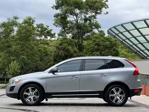 Volvo XC60 2011