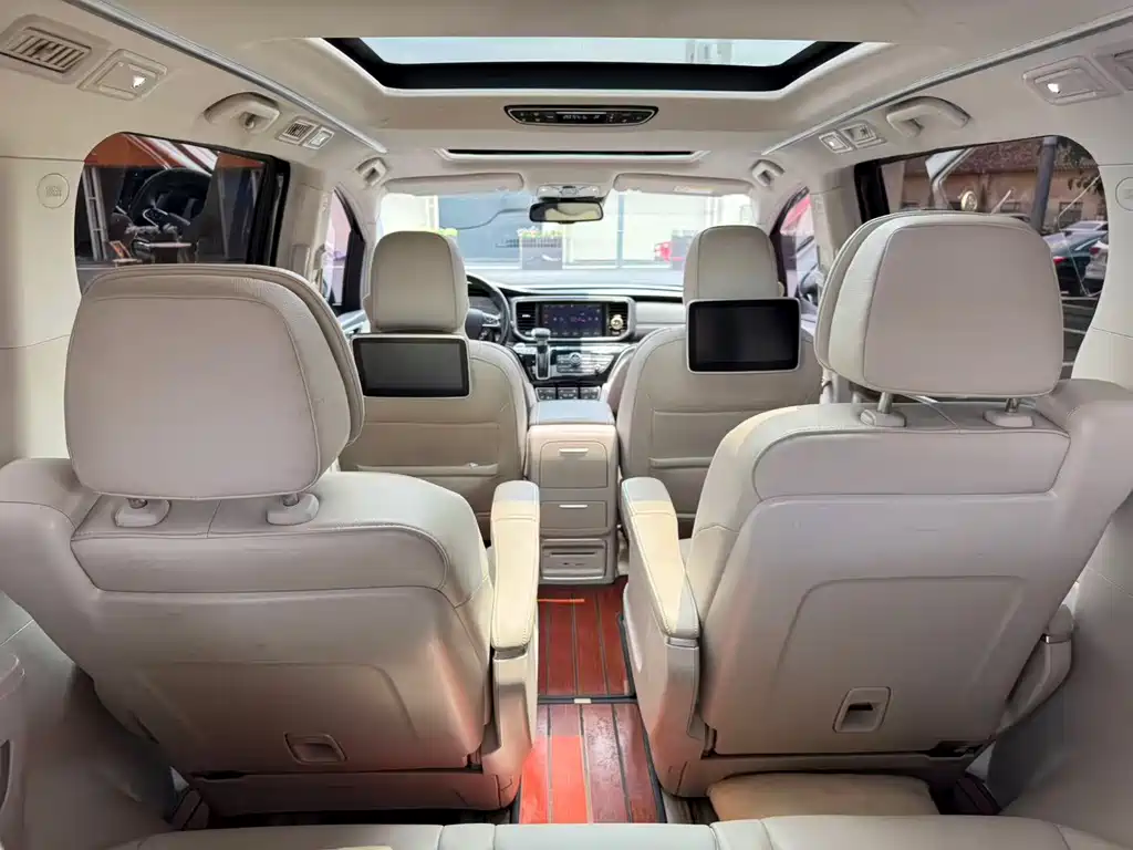 GAC Motor Trumpchi M8 2018 — фото 13
