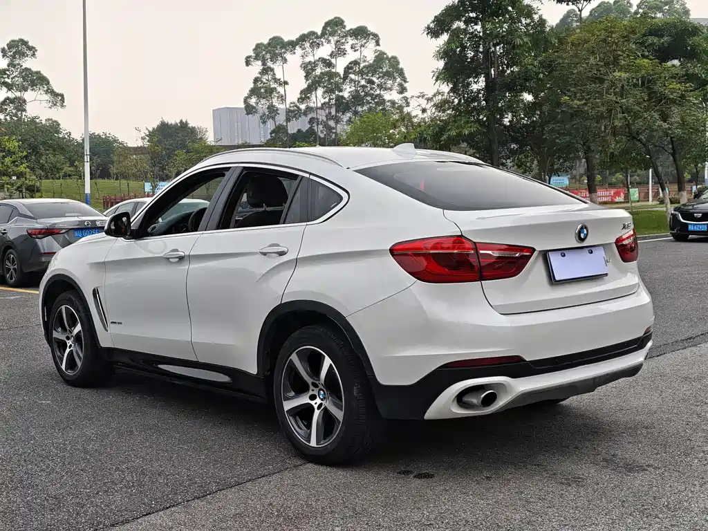BMW X6 2015 — фото 14