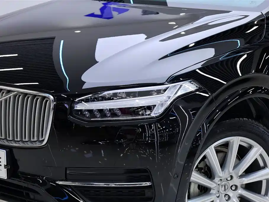 Volvo XC90 2018 — фото 10