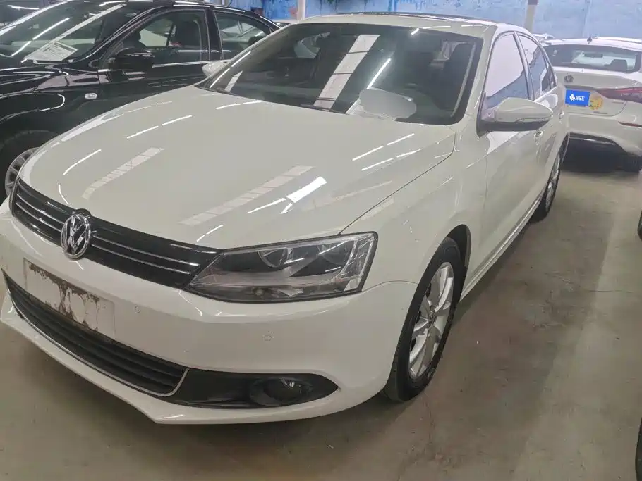 Volkswagen Sagitar 2013