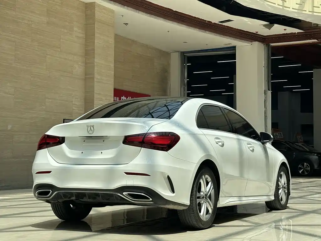 Mercedes-Benz A-Class 2024 — фото 9