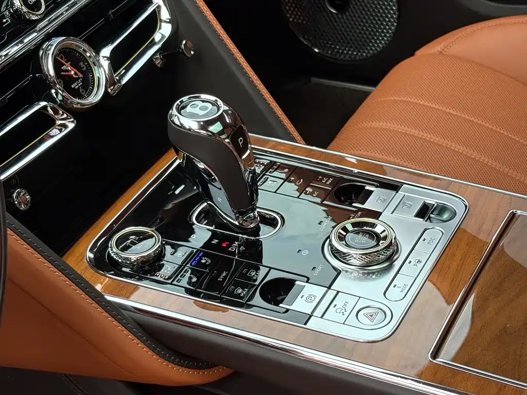 Bentley Flying Spur PHEV 2023 — фото 14