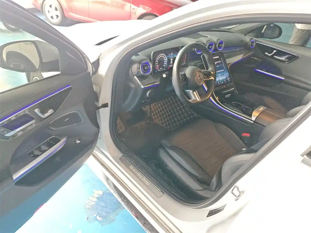 Mercedes-Benz C-Class 2023 — фото 16