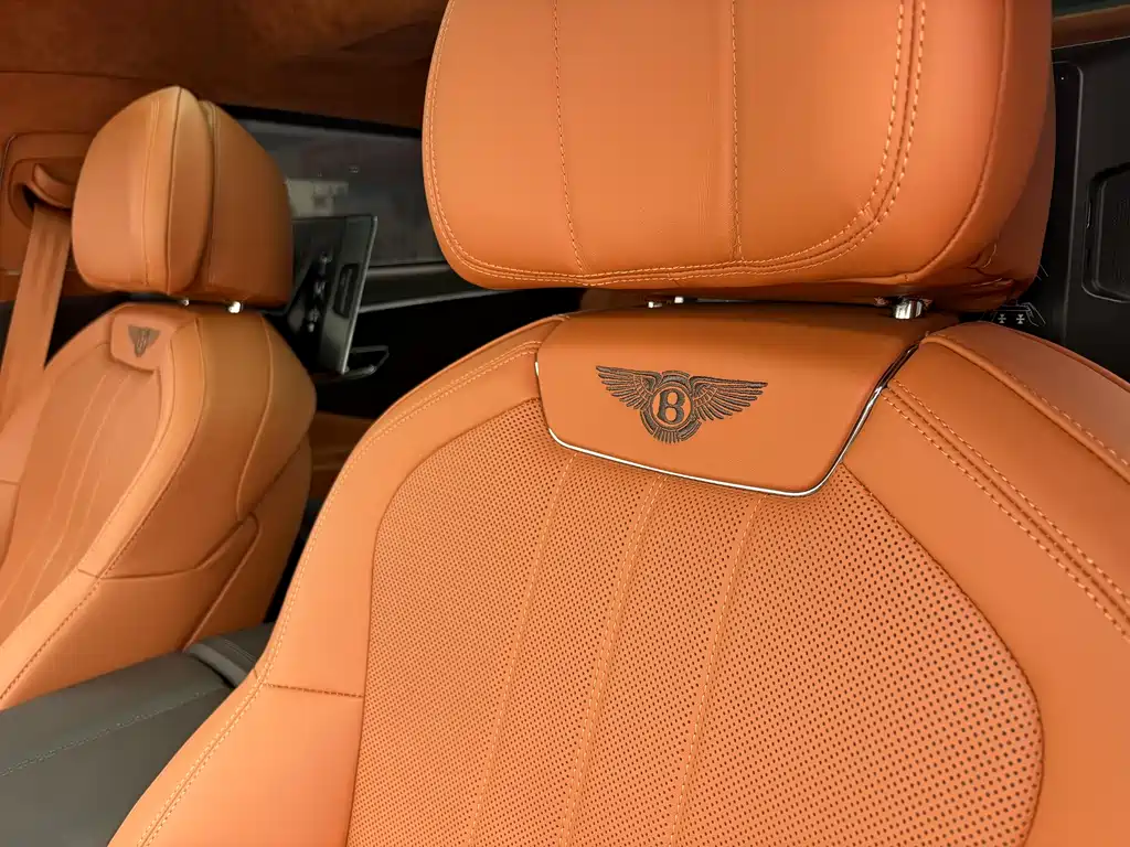 Bentley Flying Spur PHEV 2023 — фото 15