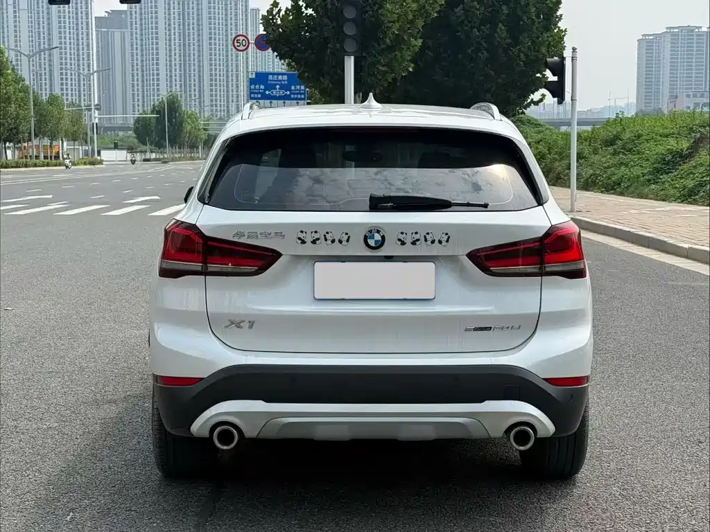 BMW X1 2021 — фото 8
