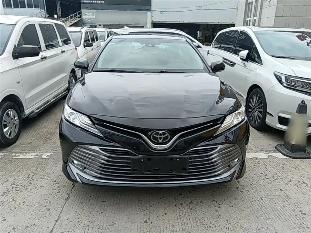 Toyota Camry 2019 — фото 3