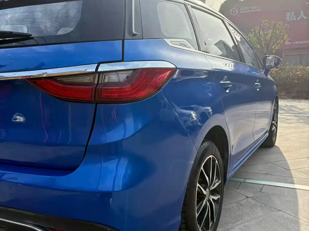 BYD Song MAX 2018 — фото 16