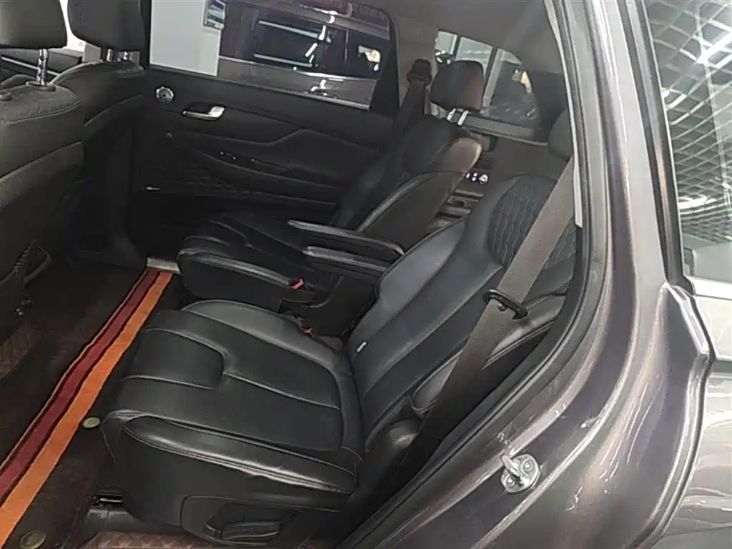 Hyundai Santa Fe 2019 — фото 17