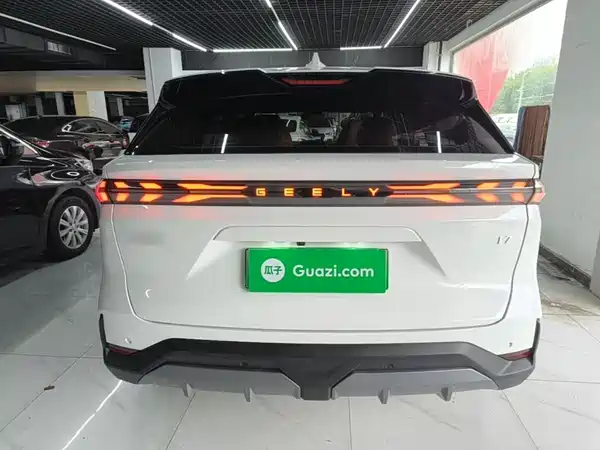 Geely Galaxy L7 2023