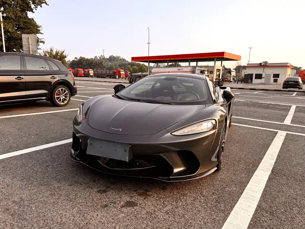 McLaren GT 2021