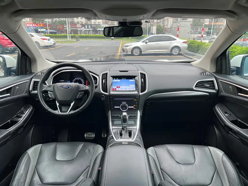 Ford Edge 2017 — фото 20
