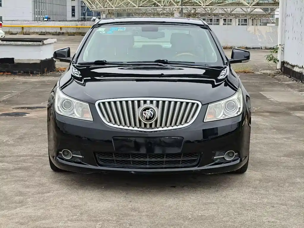 Buick LaCrosse 2011 — фото 2