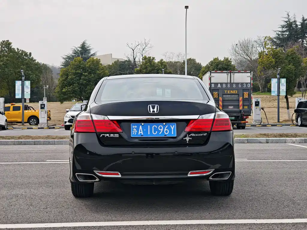 Honda Accord 2016 — фото 5