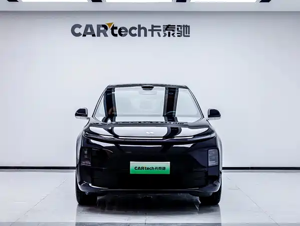 Li Auto L6 2025