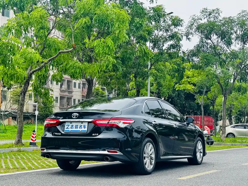 Toyota Camry 2024 — фото 6