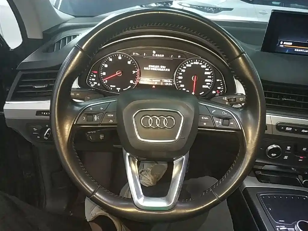 Audi Q7 2017 — фото 11