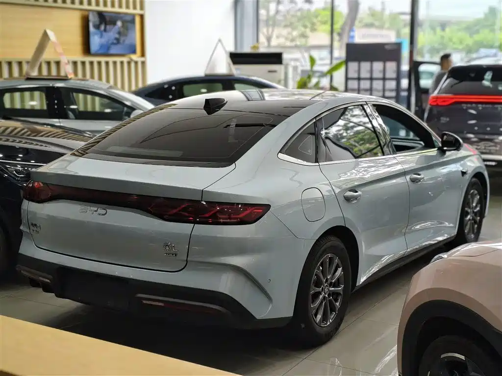 BYD Qin L 2025 — фото 7